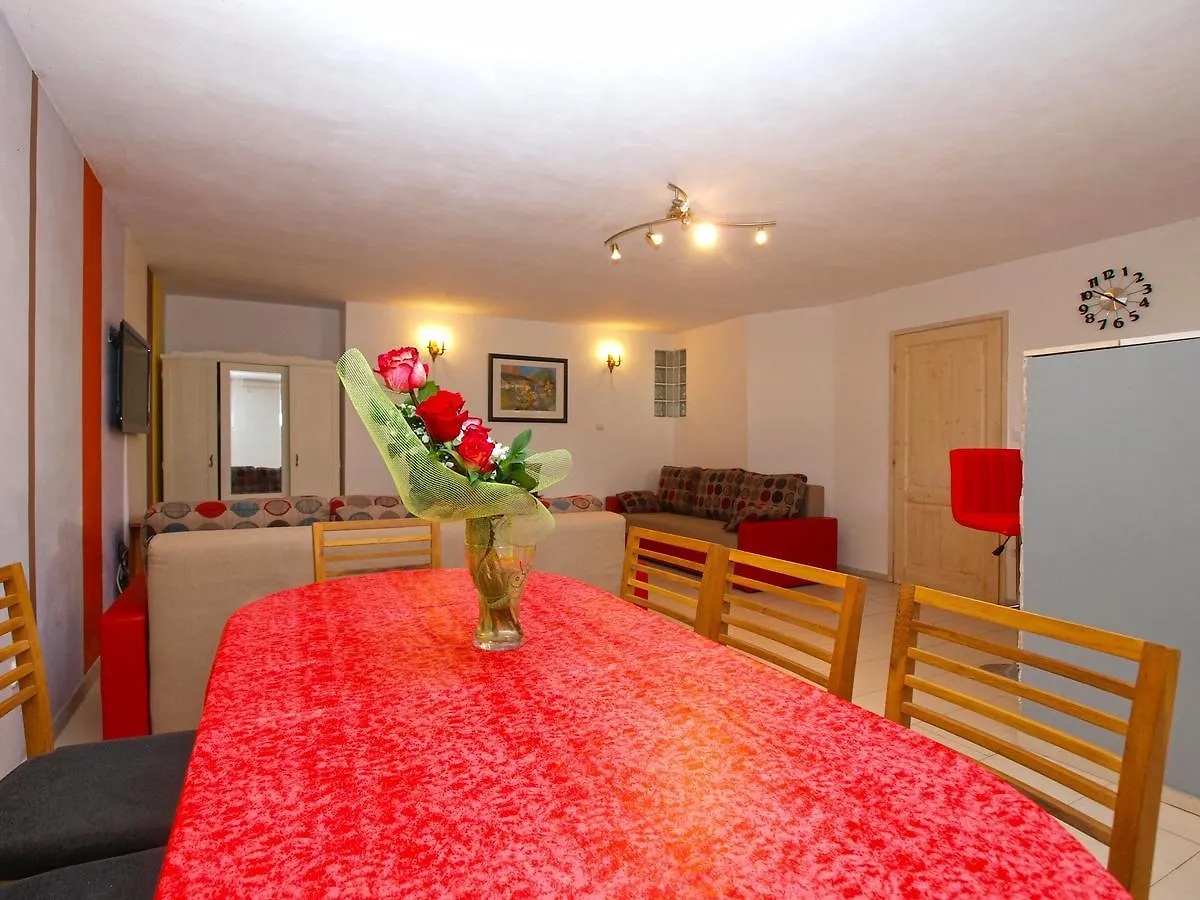 Apartments Zoran 1497 Pula