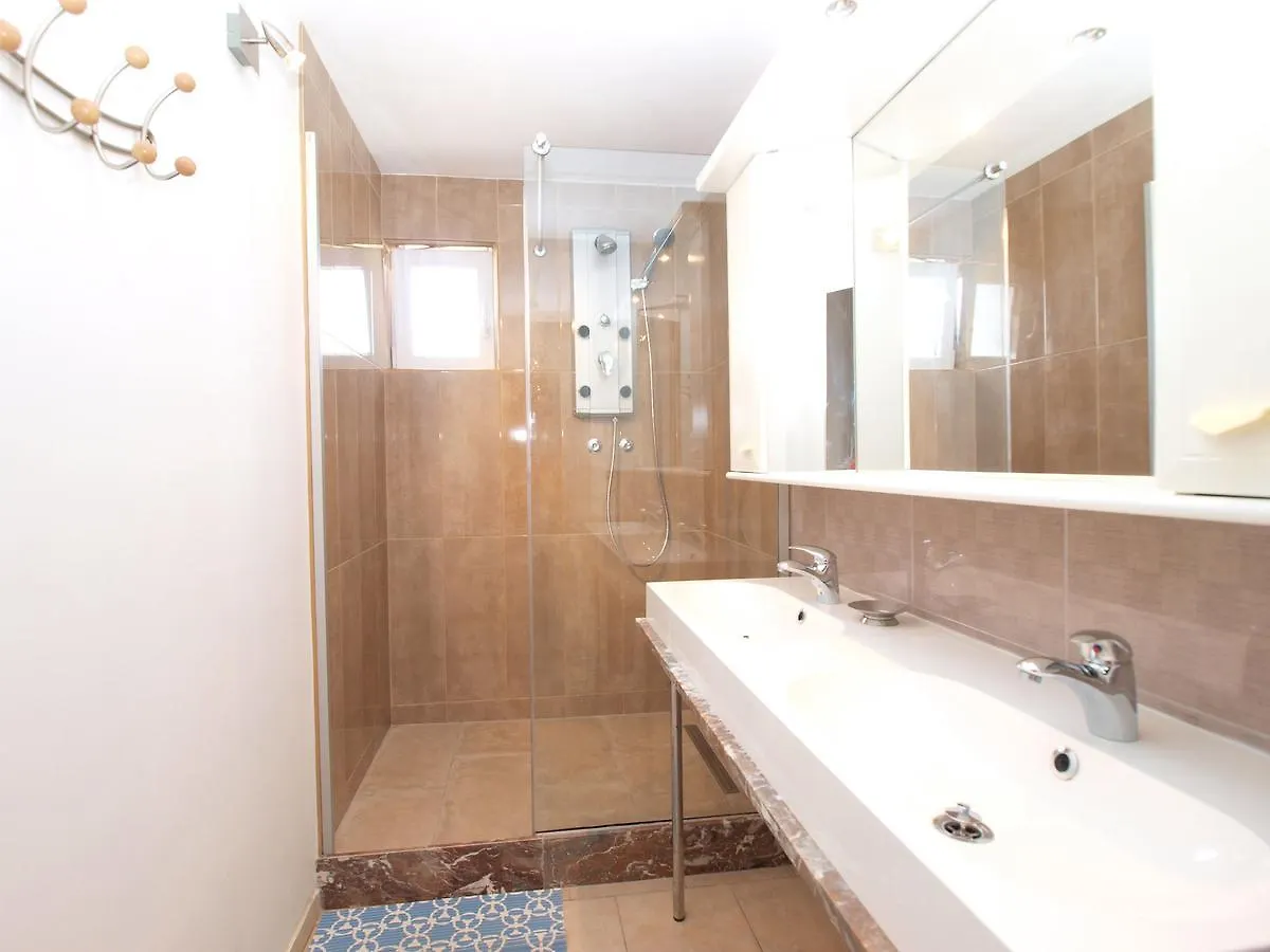 Apartments Zoran 1497 Pula