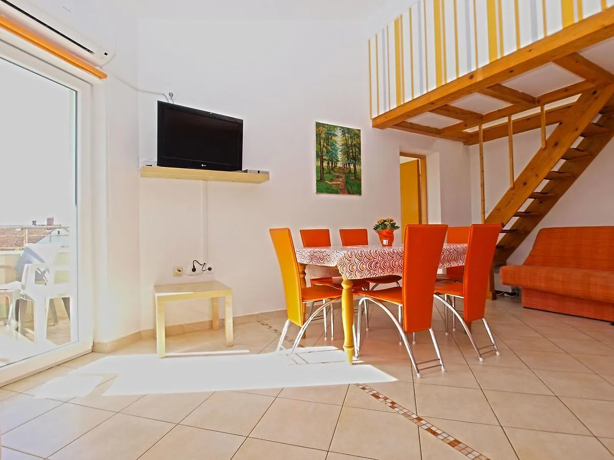 Apartments Zoran 1497 Pula