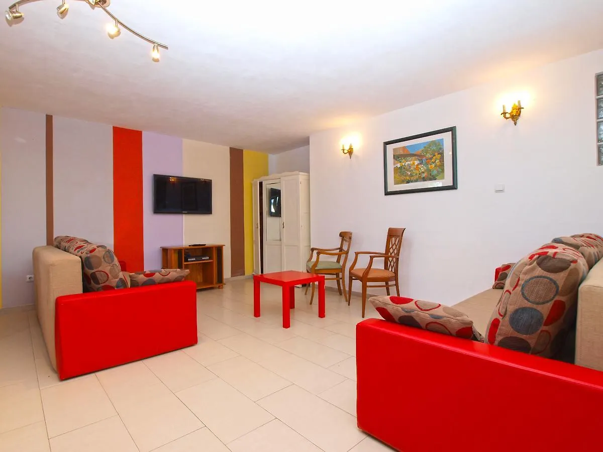 Apartments Zoran 1497 Pula 0*,