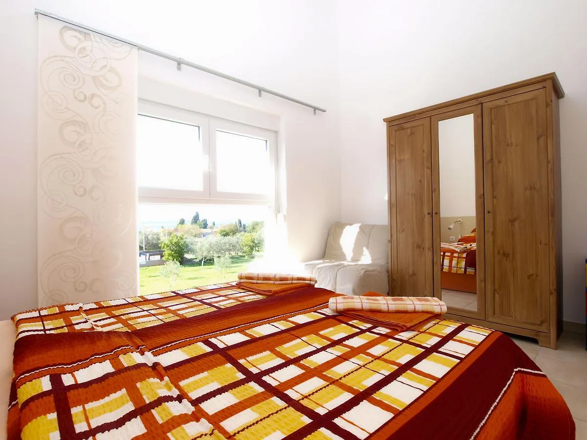 Apartments Zoran 1497 Pula