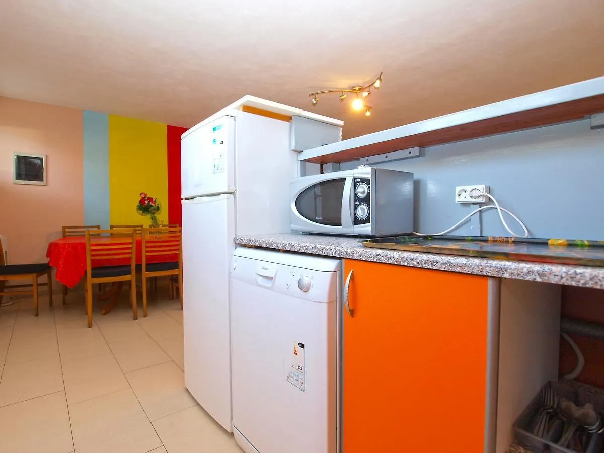 Apartments Zoran 1497 Pula 0*,