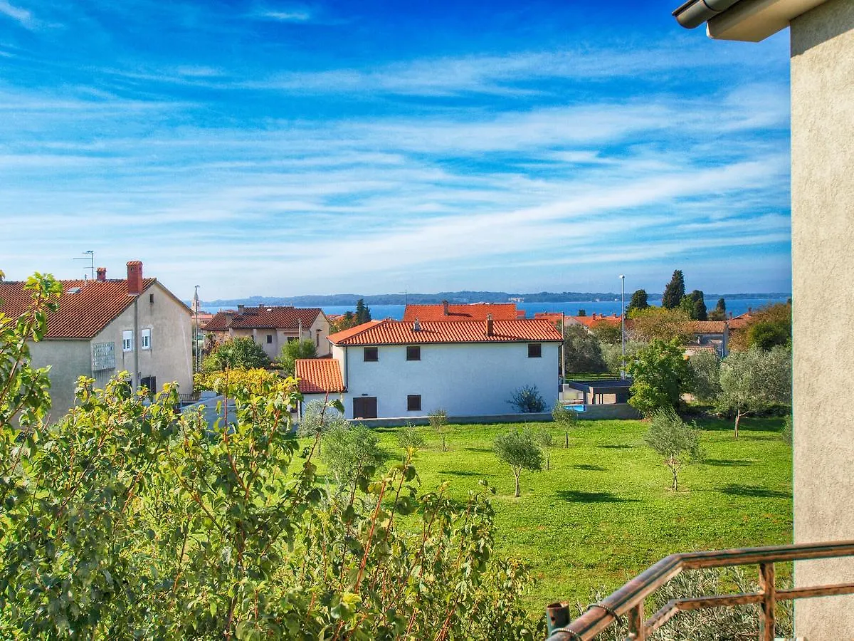 Apartments Zoran 1497 Pula