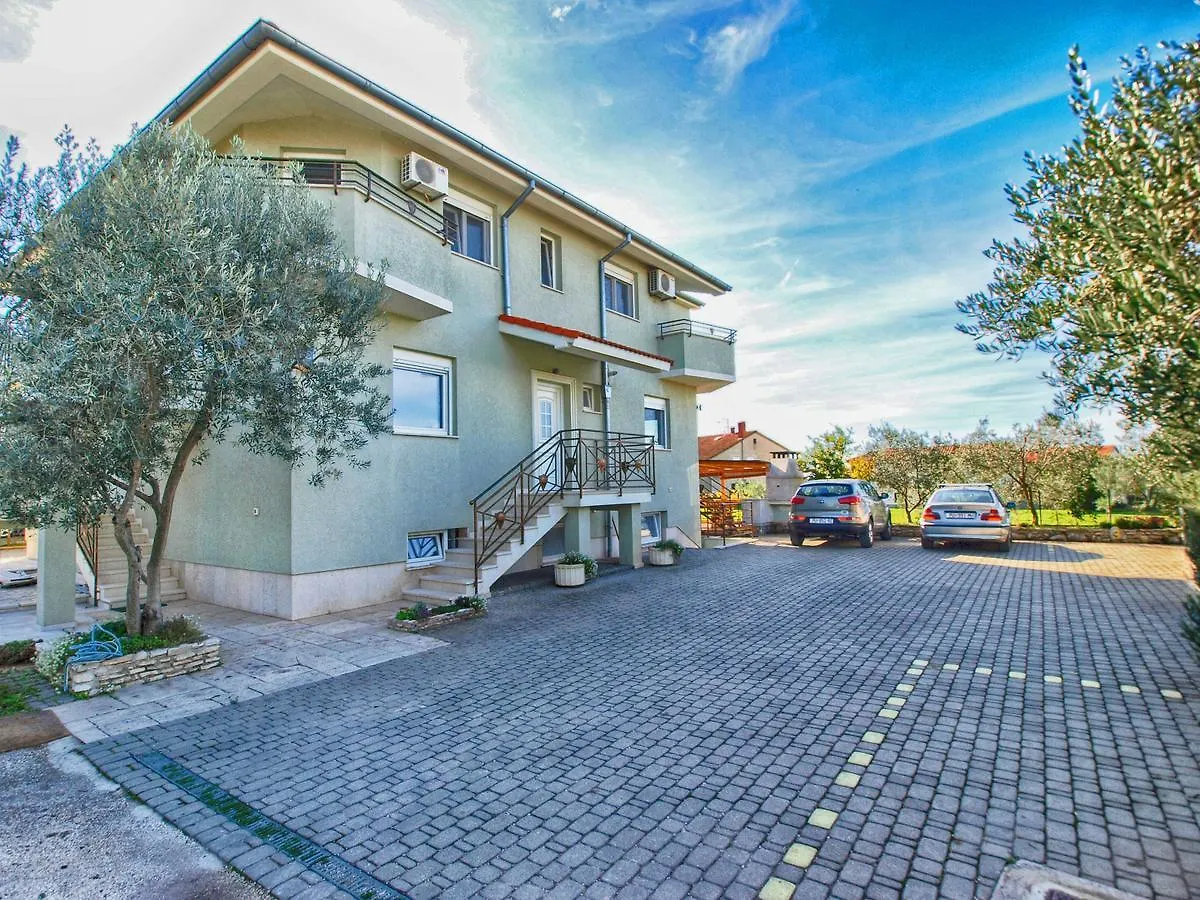 Apartments Zoran 1497 Pula 0*,  Croatia