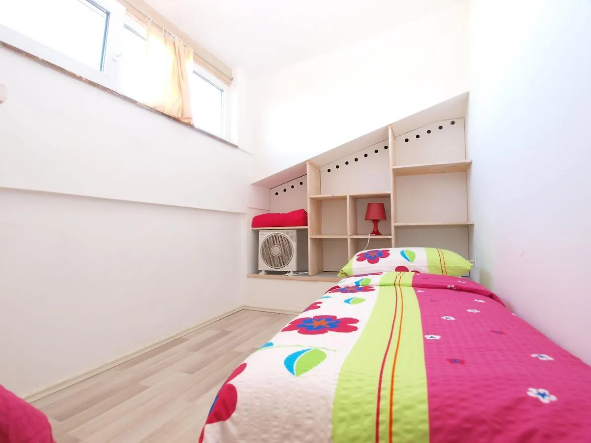 Apartments Zoran 1497 Pula