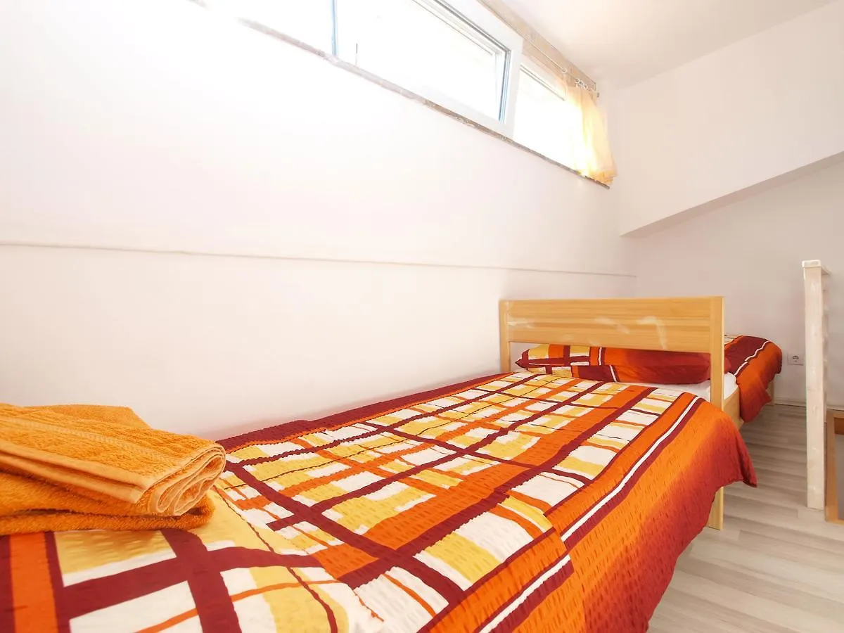 Apartments Zoran 1497 Pula 0*,  Croatia