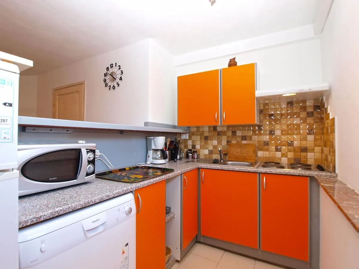 Apartments Zoran 1497 Pula 0*,  Croatia